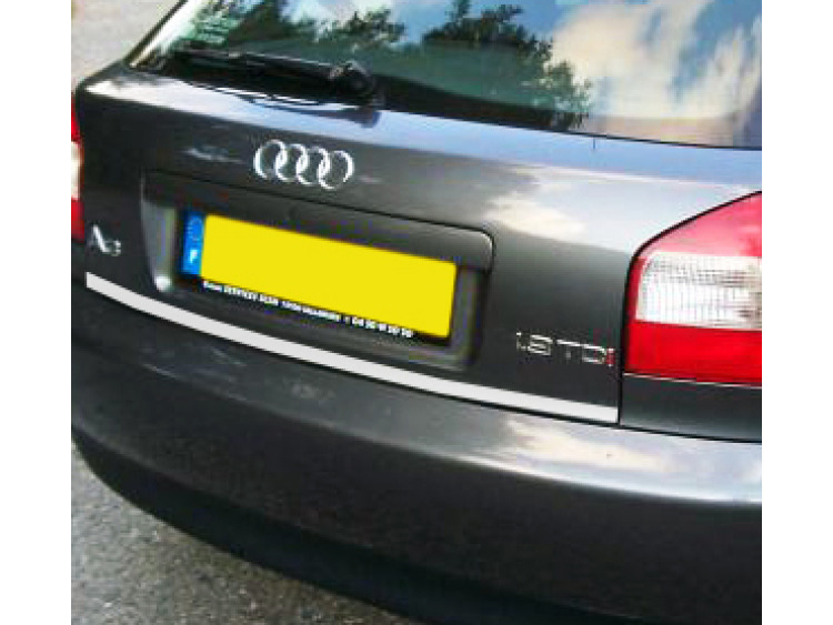 Chrom-Zierleiste f&uuml;r Kofferraum Audi A3 s&eacute;rie 1 96-00