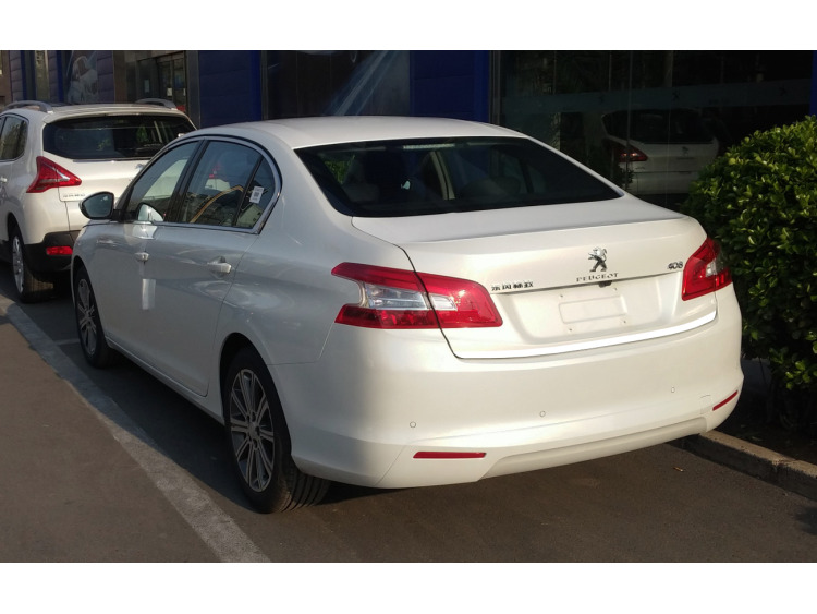 Chrom-Zierleiste f&uuml;r Kofferraum Peugeot 408