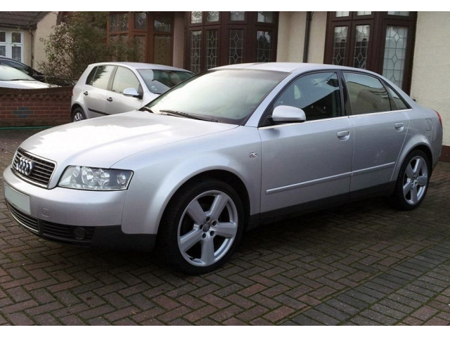 Chromleiste für die untere Fensterkontur Audi A4 série 1 phase 2 9900