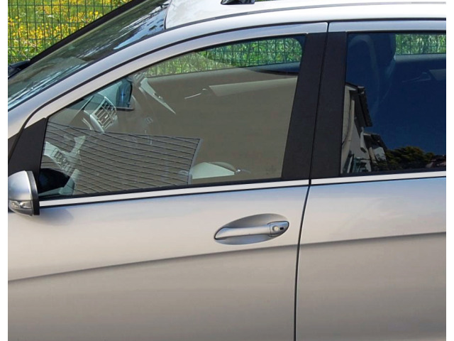 Chromleiste für die untere Fensterkontur Mercedes Classe A W169 0408 Classe A W169 Phase 2 0812W1