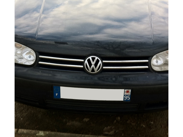 ZierChromleiste für KühlergrillOberteil VW Golf 4